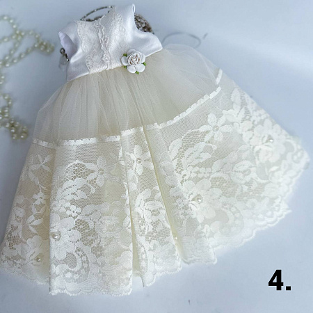 Платье  бальное, с кружевами и стразами, для куклы 32-34 см, кремовое